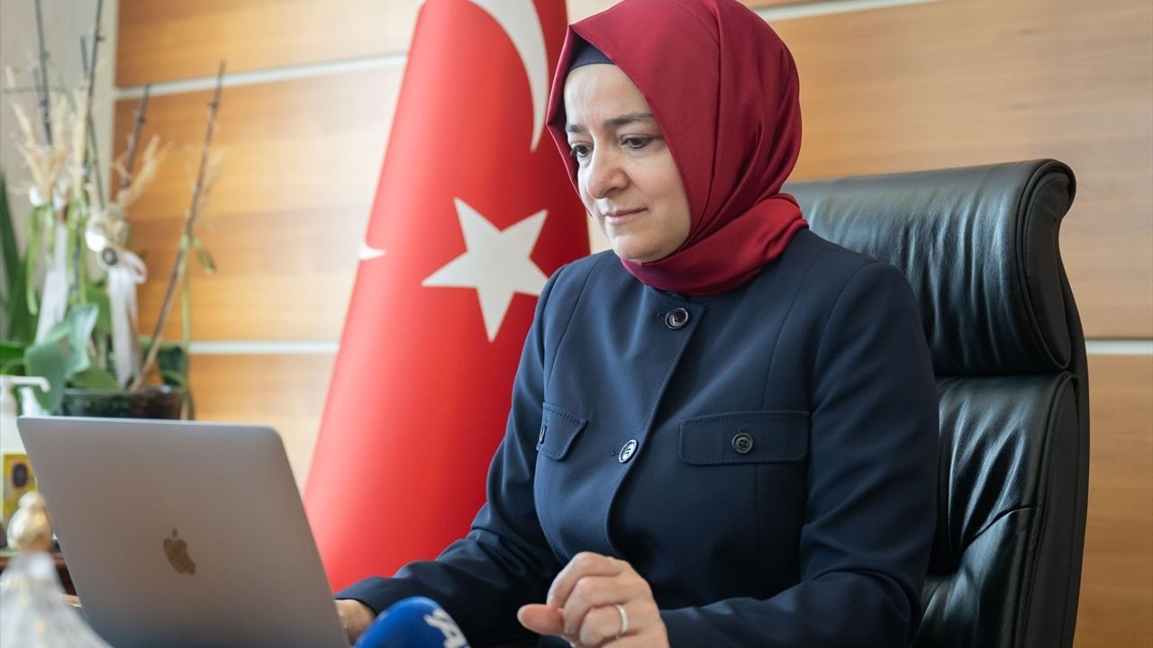 AK Parti Genel Başkan Yardımcısı Kaya, Anadolu Ajansı Oylamasında