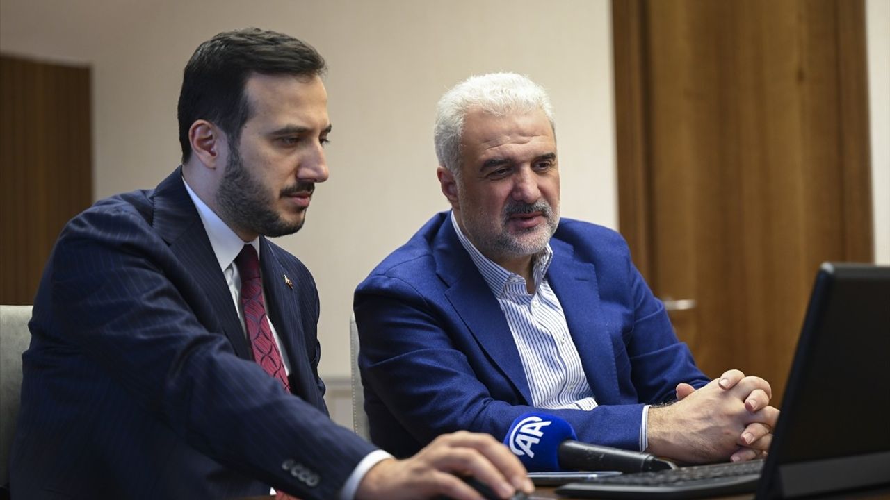 AK Parti İstanbul İl Başkanı Kabaktepe ve Aday Özdemir, 'Yılın Kareleri' Oylamasına Katıldı