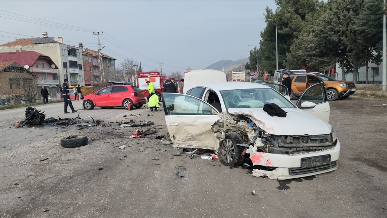 Amasya'da Trafik Kazası: 6 Yaralı