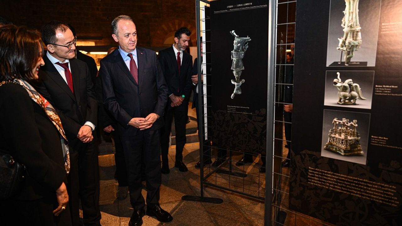 Ankara'da Üç Yıldız Höyüğü'nden Kalıntılar Sergileniyor