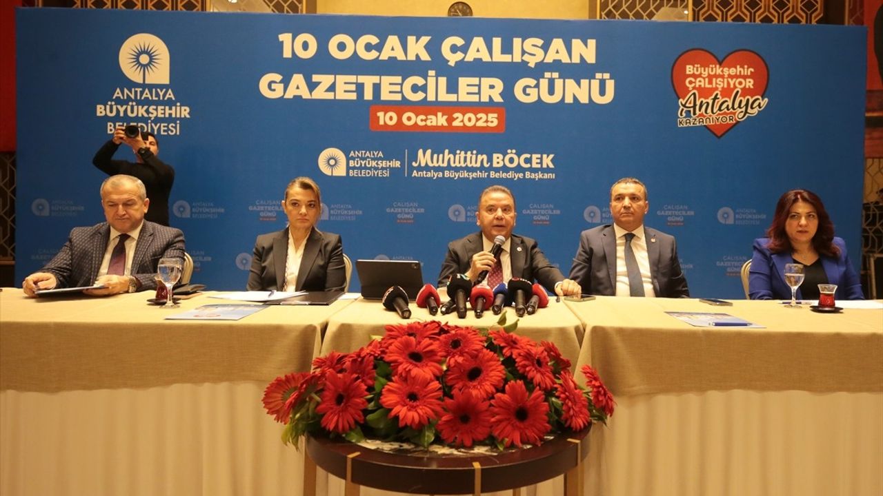 Antalya Büyükşehir'den Çalışan Gazeteciler Günü Buluşması