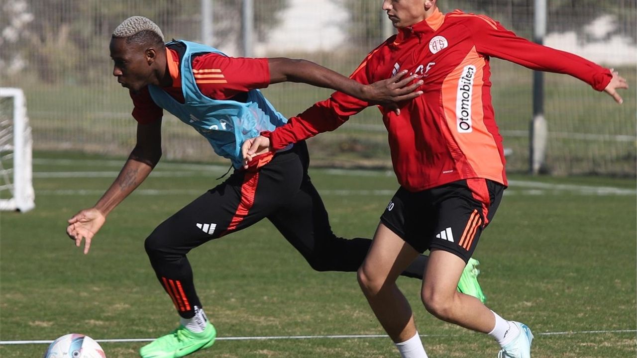 Antalyaspor Kocaelispor Maçına Hazırlanıyor