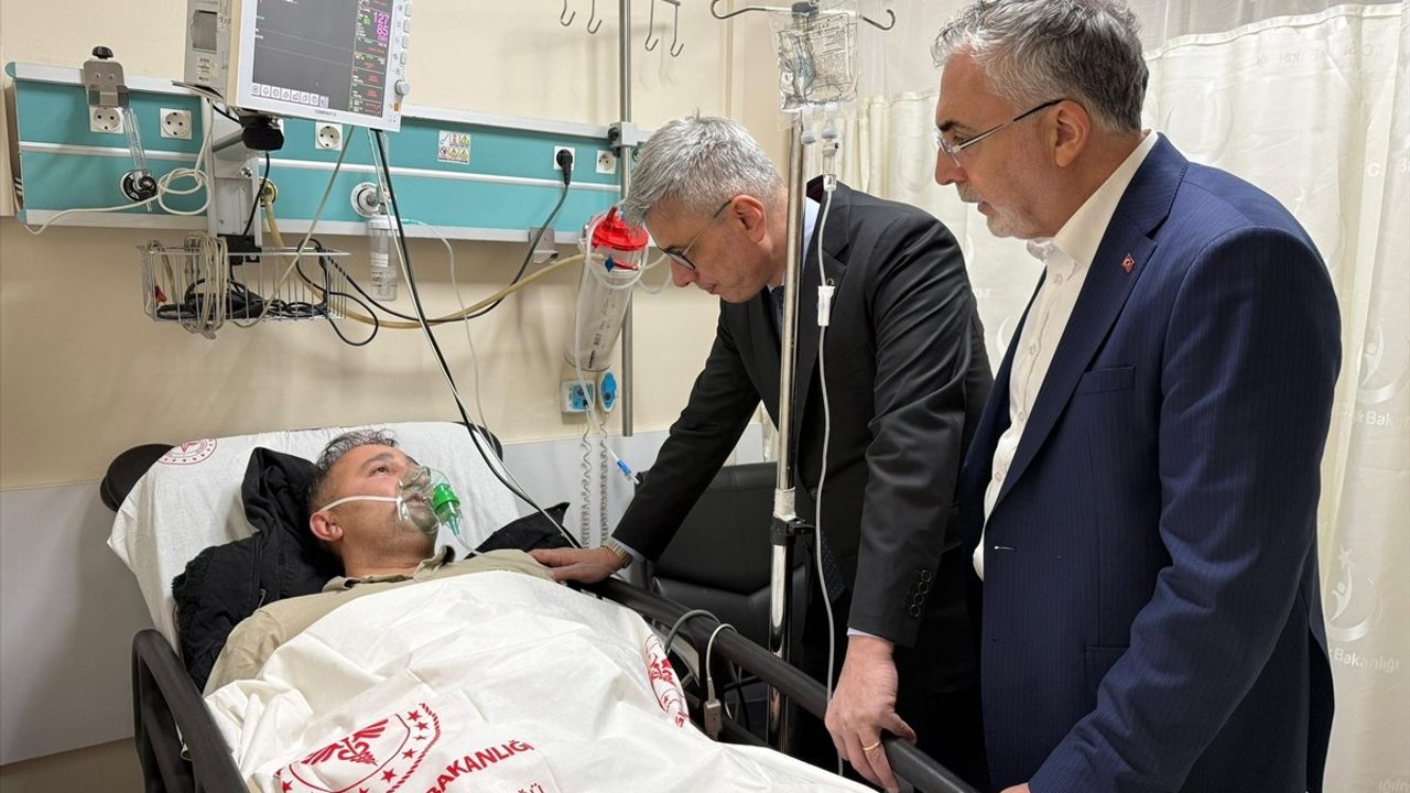 Bakanlar, Kartalkaya'daki Yangında Yaralananları Ziyaret Etti