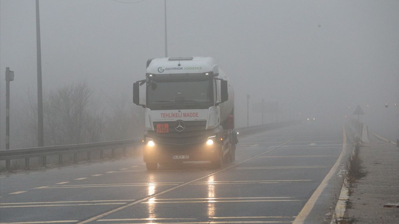 Bolu Dağı'nda Sis ve Sağanak Hava Etkili