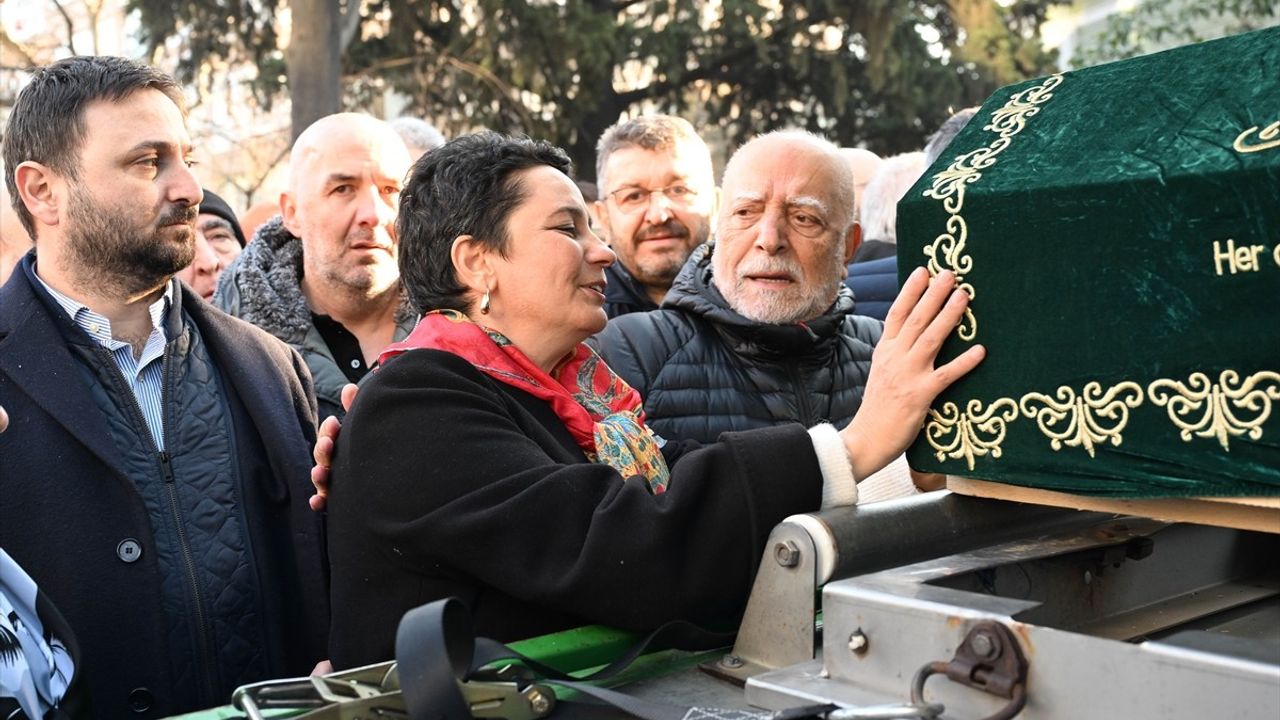 Bolu'daki Yangın Kurbanı Genç İstanbul'da Defnedildi