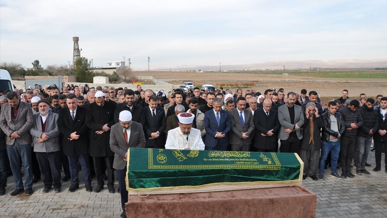Bolu'daki Yangında Hayatını Kaybeden Genç Kız Uğurlandı