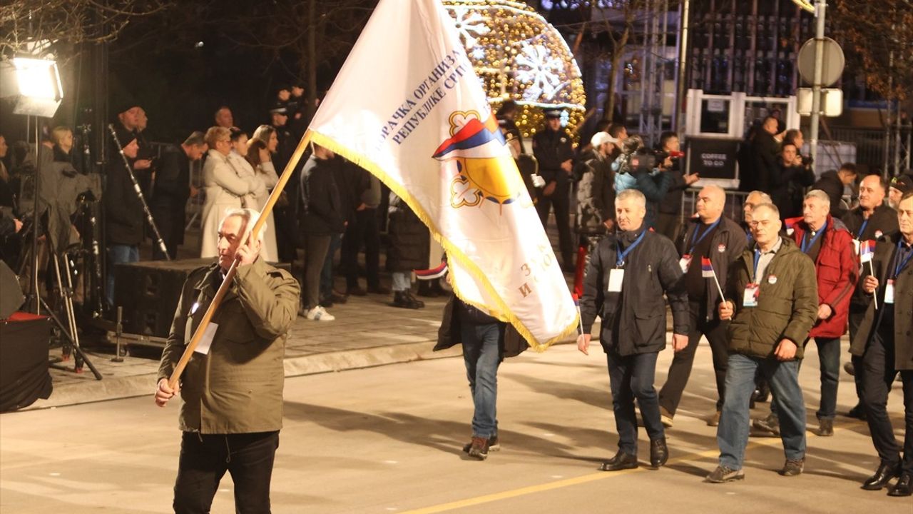 Bosna Hersek'te Anayasaya Aykırı 'Sırp Cumhuriyeti Günü' Kutlamaları