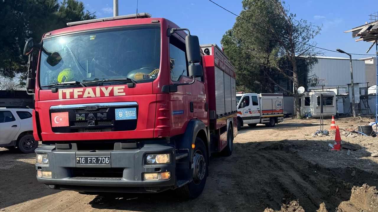 Bursa'da İnşaatta Kalıp Çökmesi: 5 İşçi Yaralandı