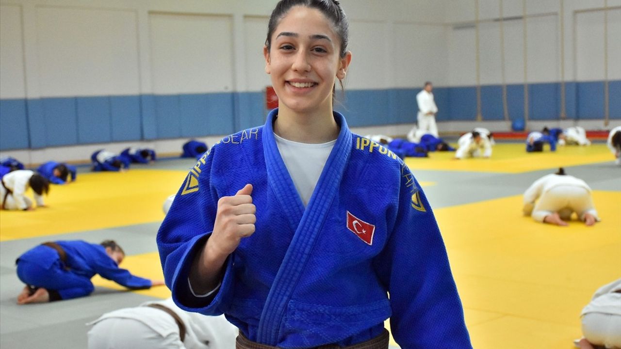 Büşra Ceylin Coşkun'dan Judoda Avrupa Üçüncülüğü