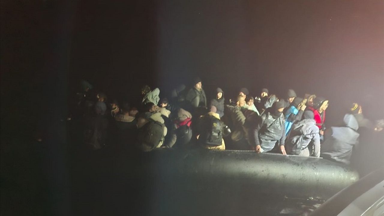 Çanakkale'de Düzensiz Göçmen Kurtarma Operasyonu