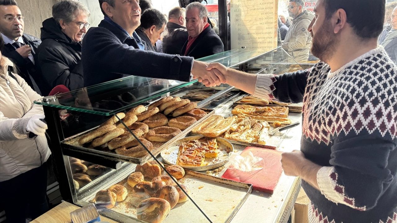 CHP Genel Başkanı Özgür Özel Ardahan'da Açıklamalarda Bulundu