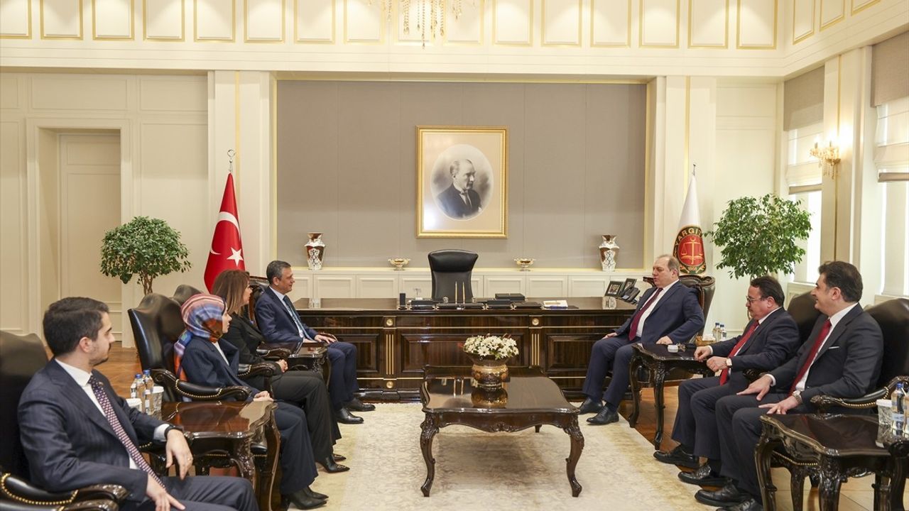 CHP Genel Başkanı Özgür Özel'den Yargıtay Başkanlığına Ziyaret