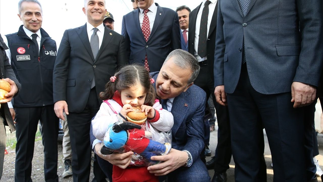 Cilvegözü Sınır Kapısı'ndan Öncü Göçmenlerin Gönderilmesi