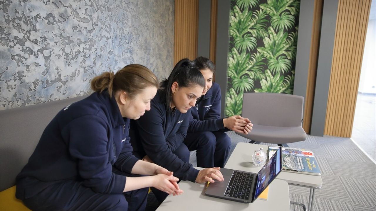 Çorum'un Ezber Bozan Kadınları Yılın Kareleri Oylamasında