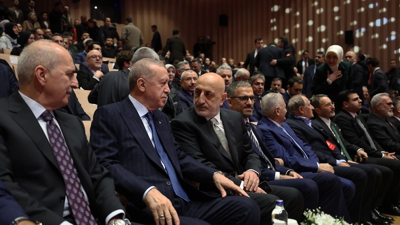 Cumhurbaşkanı Erdoğan'dan Necip Fazıl Ödülleri Töreninde Anlamlı Mesajlar