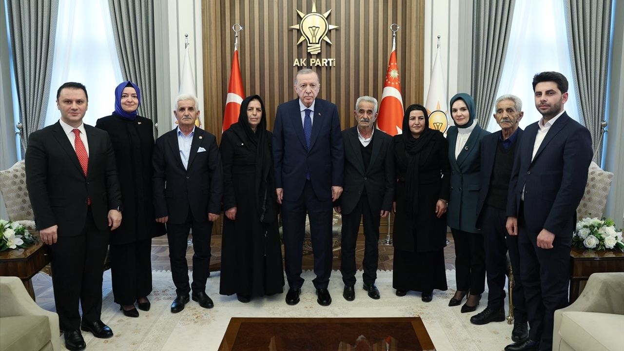 Cumhurbaşkanı Erdoğan, İkiyaka Katliamı'nın Kurbanlarının Aileleri ile Bir Araya Geldi