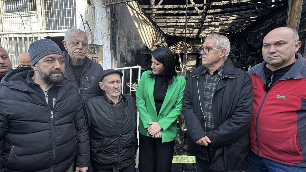 Edirne Belediye Başkanı Akın, Yangın Nedeniyle Zarar Gören İş Yerlerini Ziyaret Etti