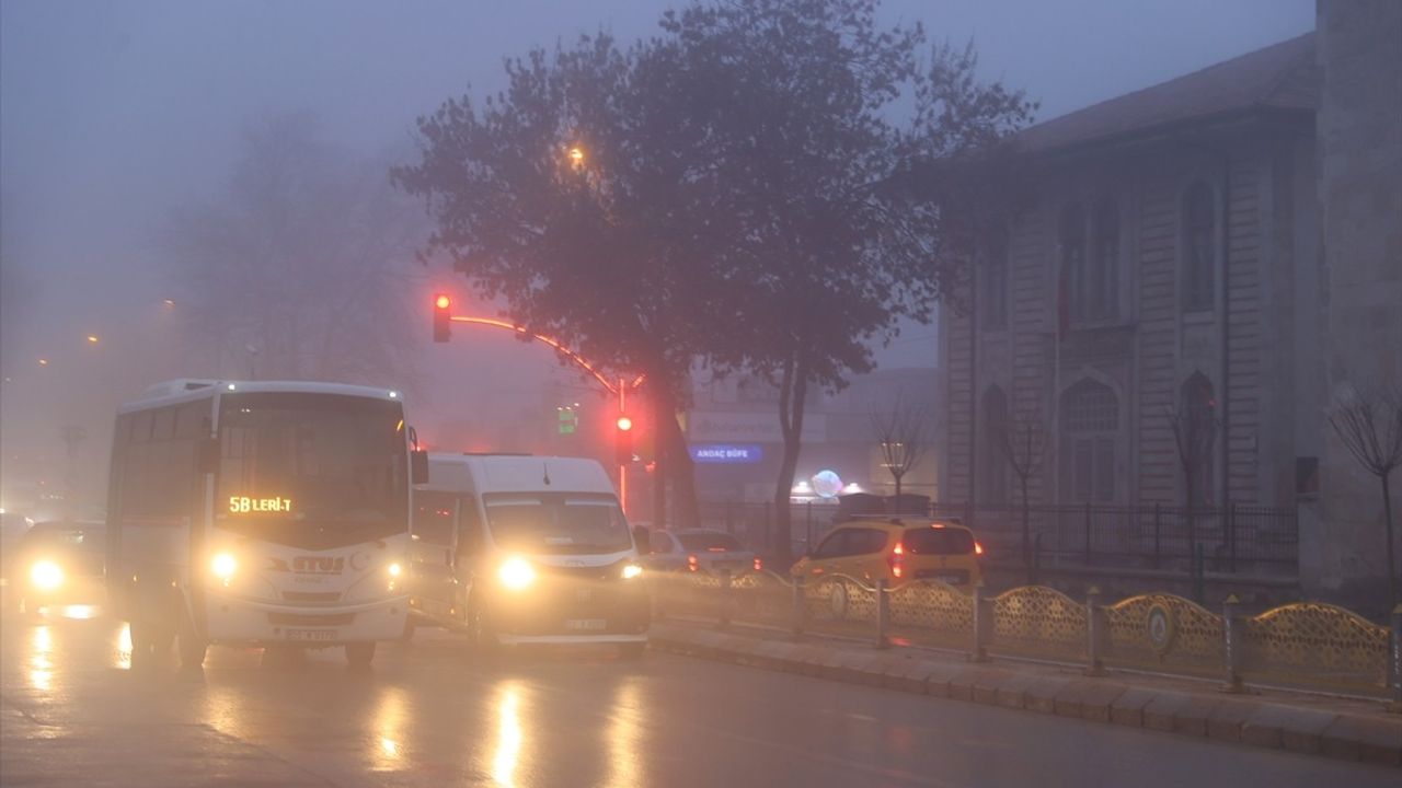 Edirne ve Tekirdağ'da Sis Yaşamı Olumsuz Etkiliyor