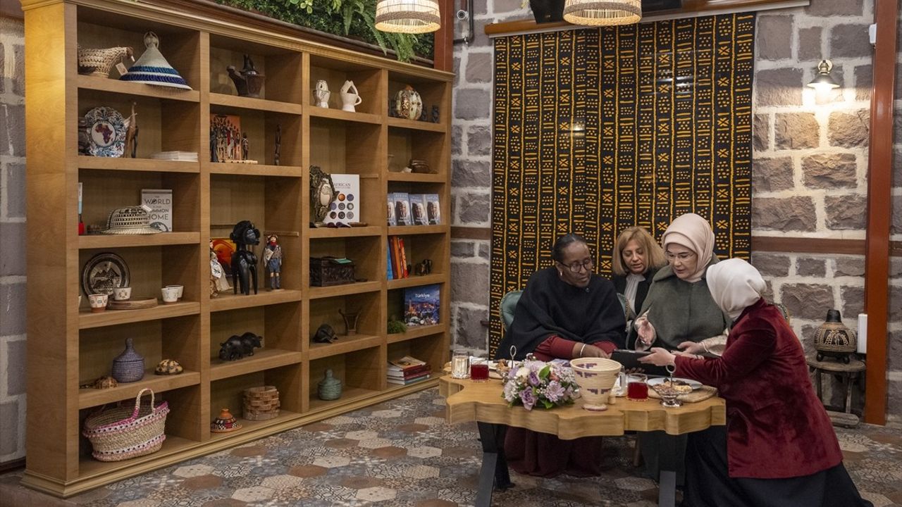 Emine Erdoğan ve Jeannette Kagame'den Kültürel Ziyaret