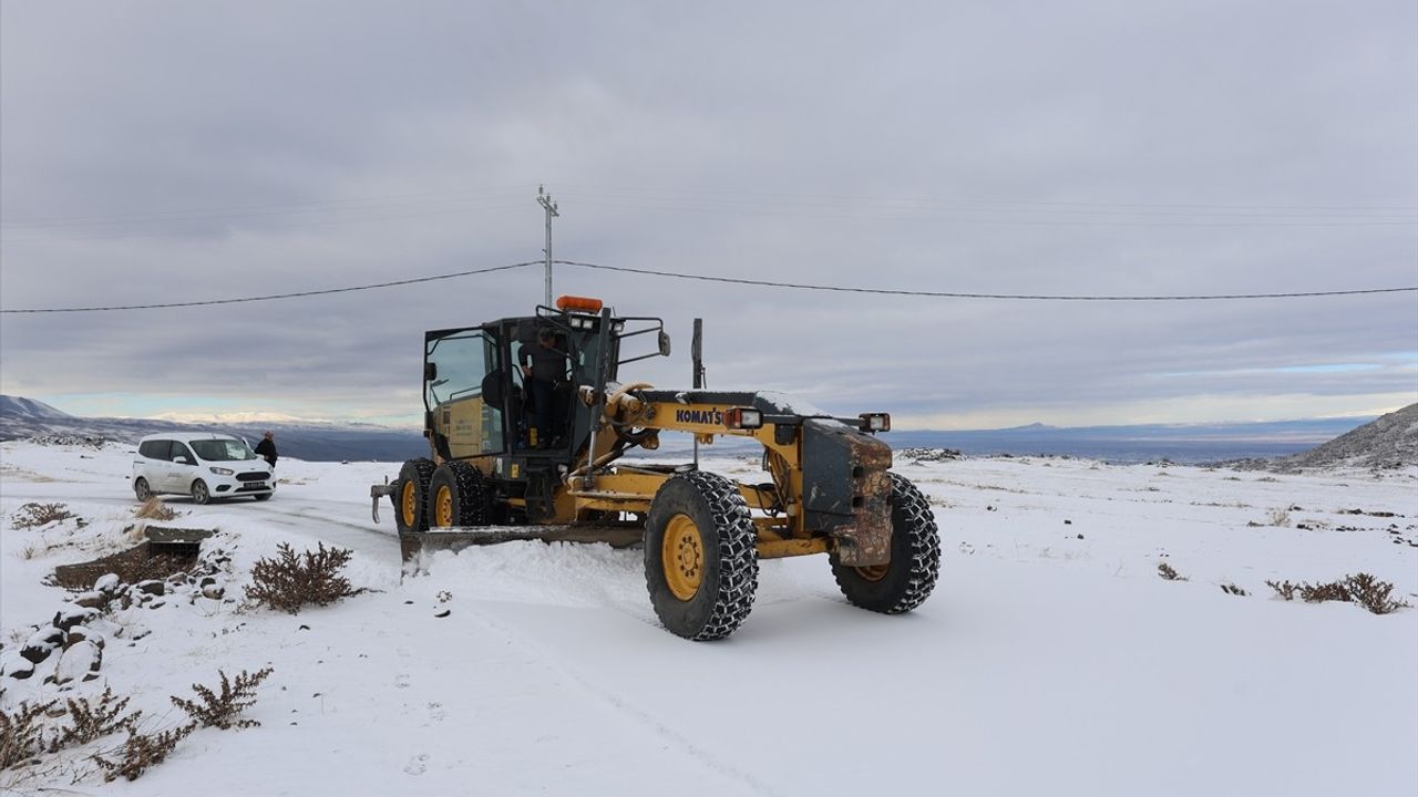 Erzurum, Iğdır ve Ardahan'da Kar Nedeniyle Ulaşım Sorunları