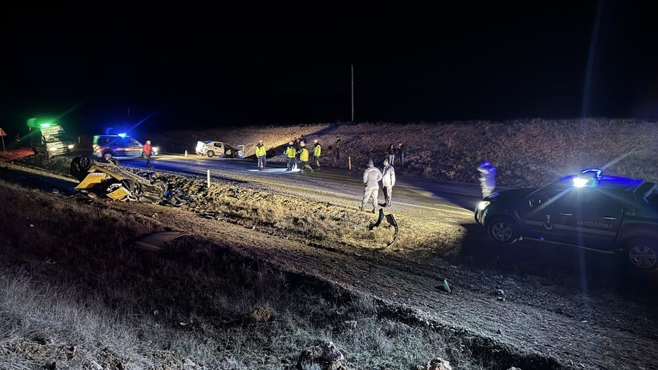 Eskişehir'de Otomobil Kazası: 1 Ölü, 5 Yaralı