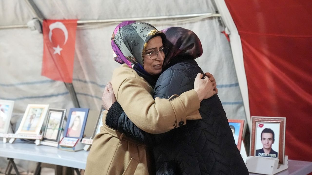 Evladına Kavuşan Anne Sevinç Paylaşımında Bulundu