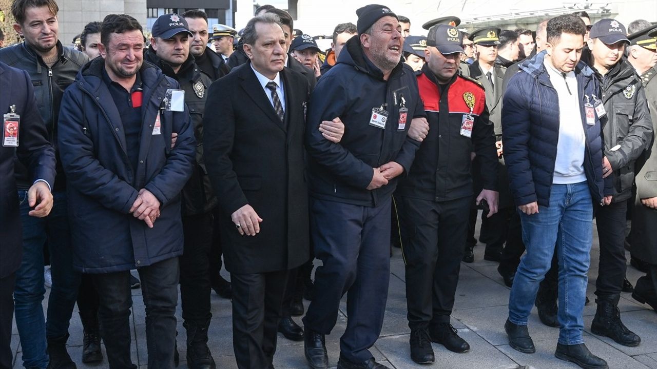 Eyüpsultan'da Trafik Kazasında Şehit Olan Polis Memuru İçin Tören Düzenlendi