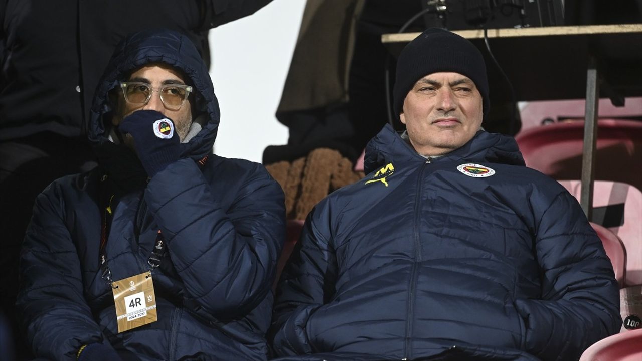 Fenerbahçe'nin Midtjylland Karşısındaki Zorlu Mücadelesi