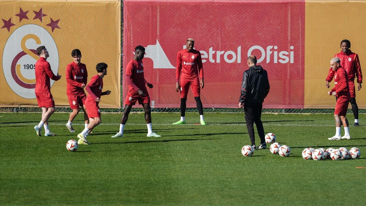 Galatasaray, Ajax Maçı İçin Hazırlıklarını Tamamladı