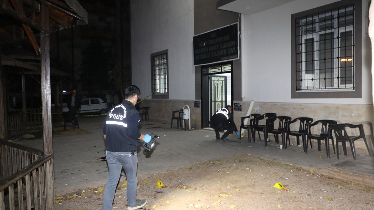 Gaziantep'te Taziye Evinde Silahlı Saldırı: 2 Ölü, 4 Yaralı