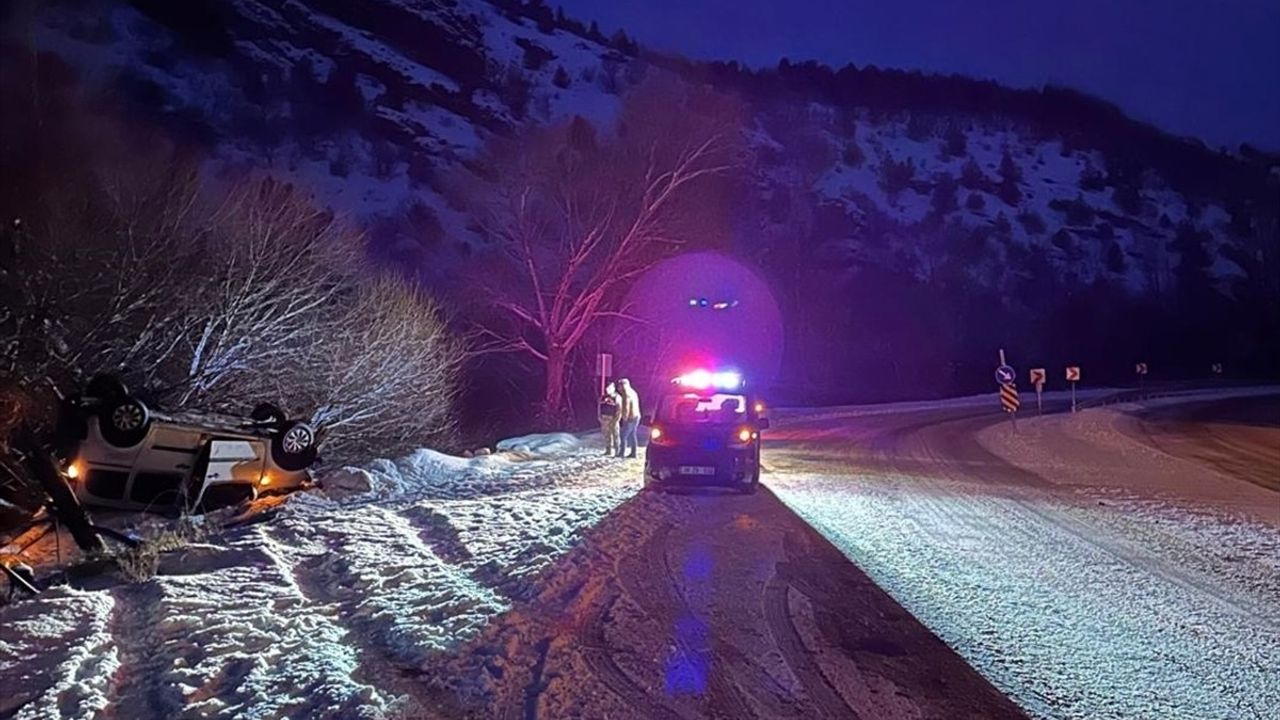 Gümüşhane'deki Trafik Kazası Güvenlik Kamerasında Görüntülendi