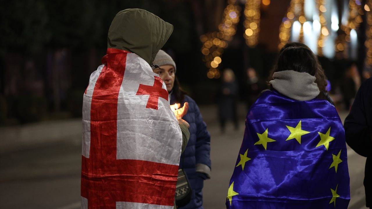 Gürcistan'da AB Yanlısı Gösteriler Noel Bayramı'nda Devam Etti