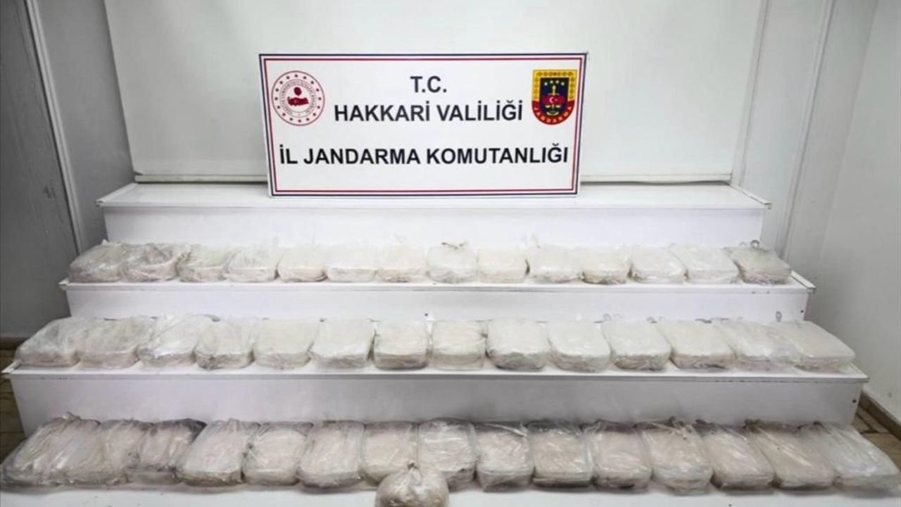 Hakkari'de 49 Kilogram Sentetik Uyuşturucu Yakalandı