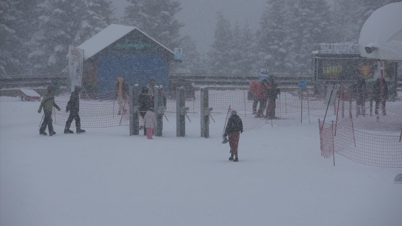 Ilgaz Dağı'nda Kar Yağışı ve Sis Etkili