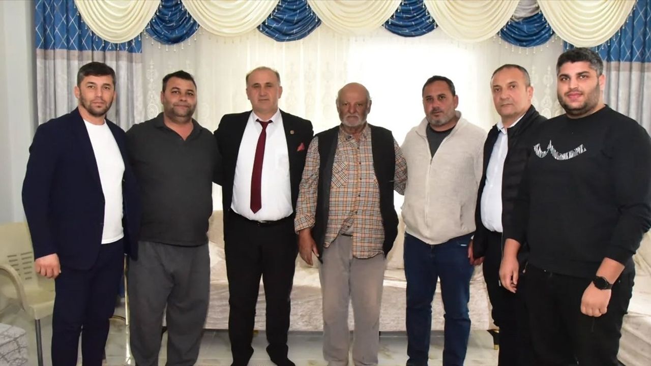 İncirliova'da Siyasi Değişim: CHP'li Meclis Üyesi AK Parti'ye Geçti