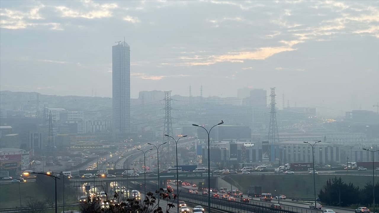 İstanbul'da Yoğun Sis Etkili Oluyor