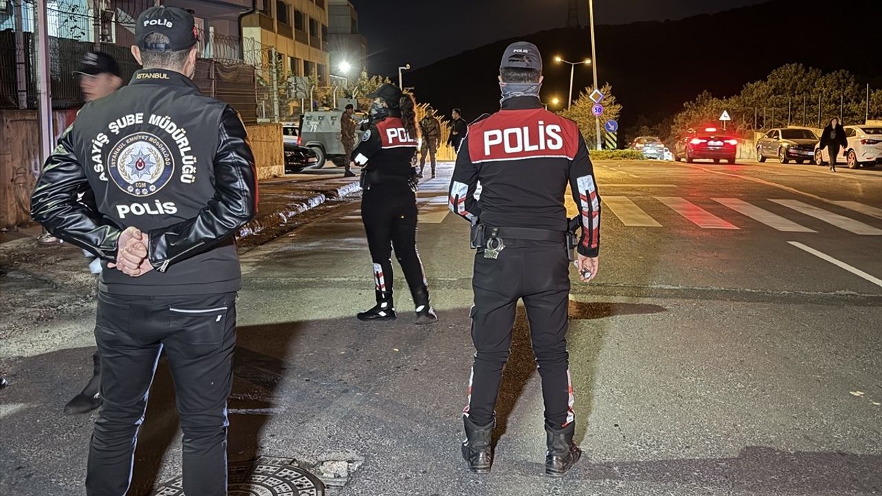 İstanbul Emniyet Müdürü, Maltepe'deki Uyuşturucu ile Mücadele Uygulamasını Denetledi