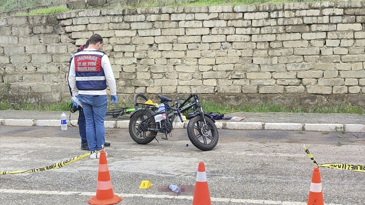 İzmir'de İstinat Duvarından Düşen Bisikletli Çocuk Hayatını Kaybetti