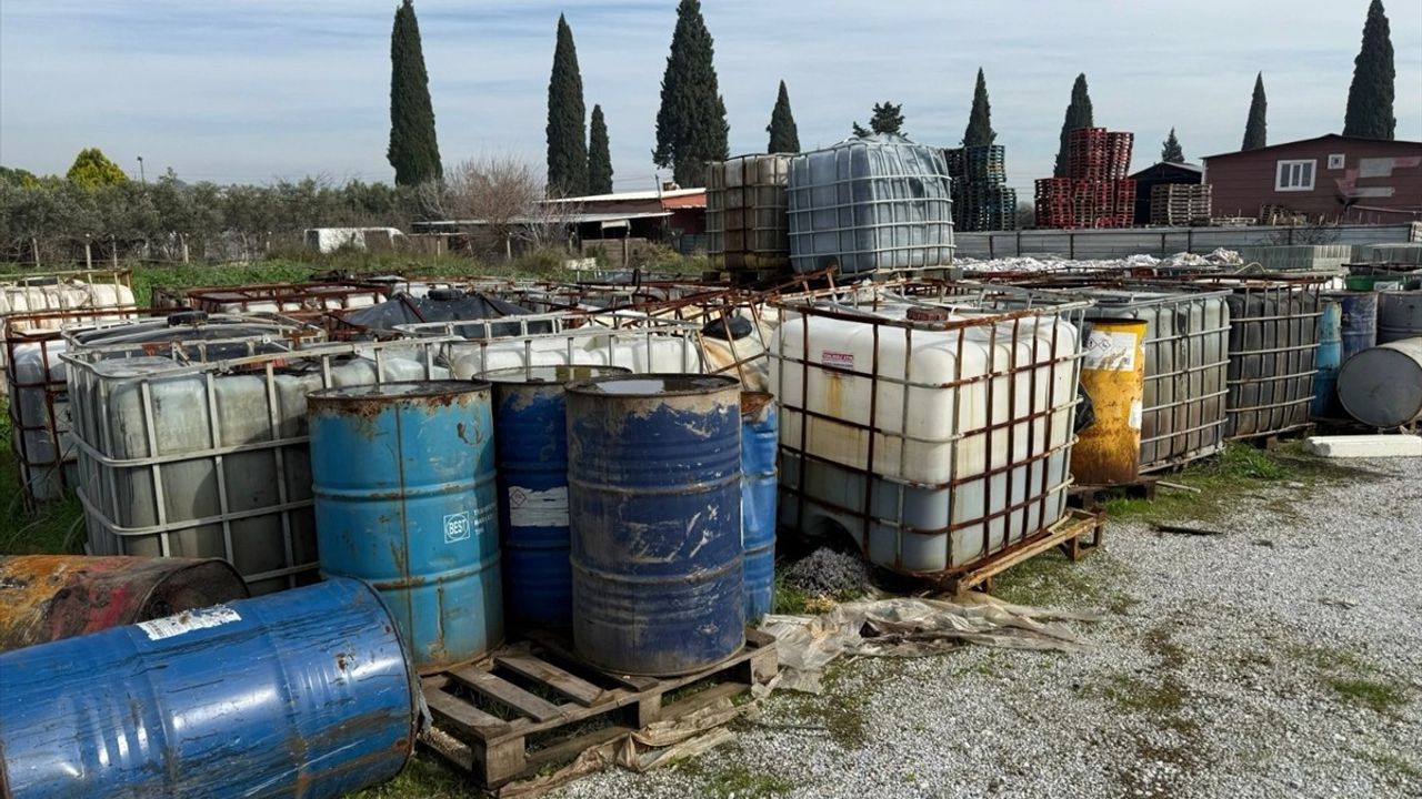 İzmir'de Kaçak Akaryakıt Operasyonu: 250 Ton Ele Geçirildi