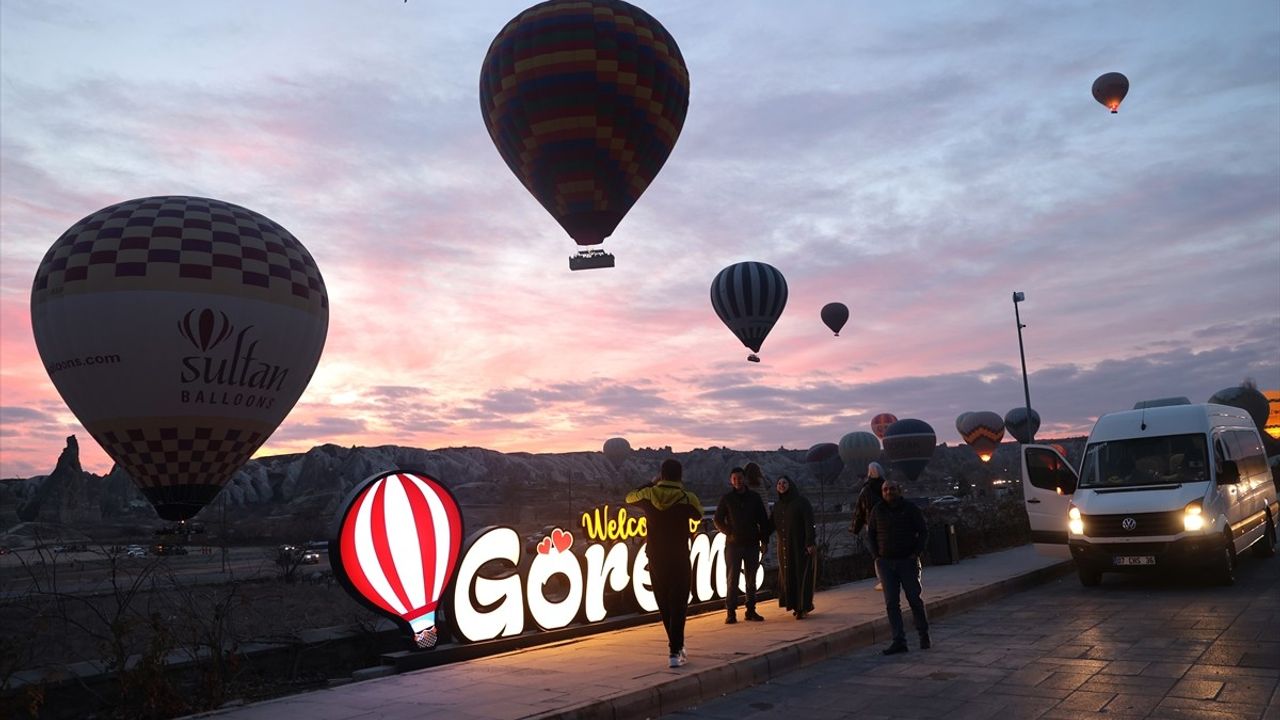 Kapadokya'da Sıcak Hava Balonu Yolcu Sayısında Tarihi Rekor