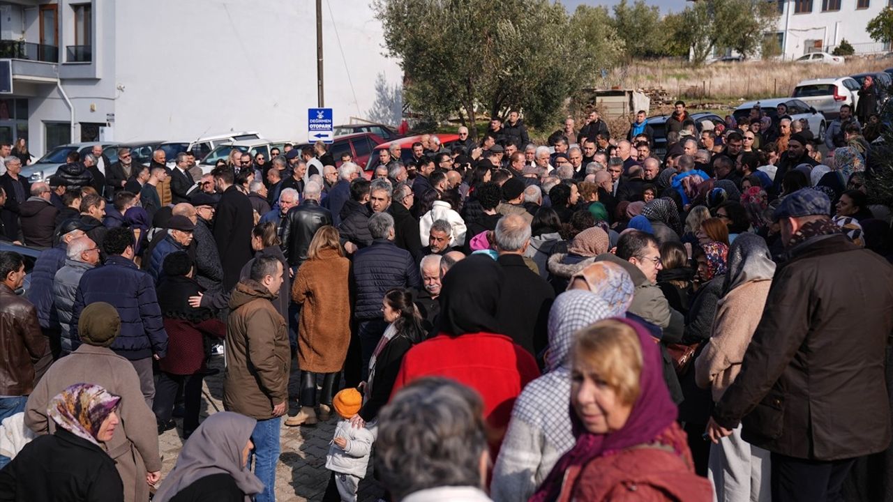 Kartalkaya'da Yangında Hayatını Kaybeden Anne ve Kızı Manisa'da Defnedildi