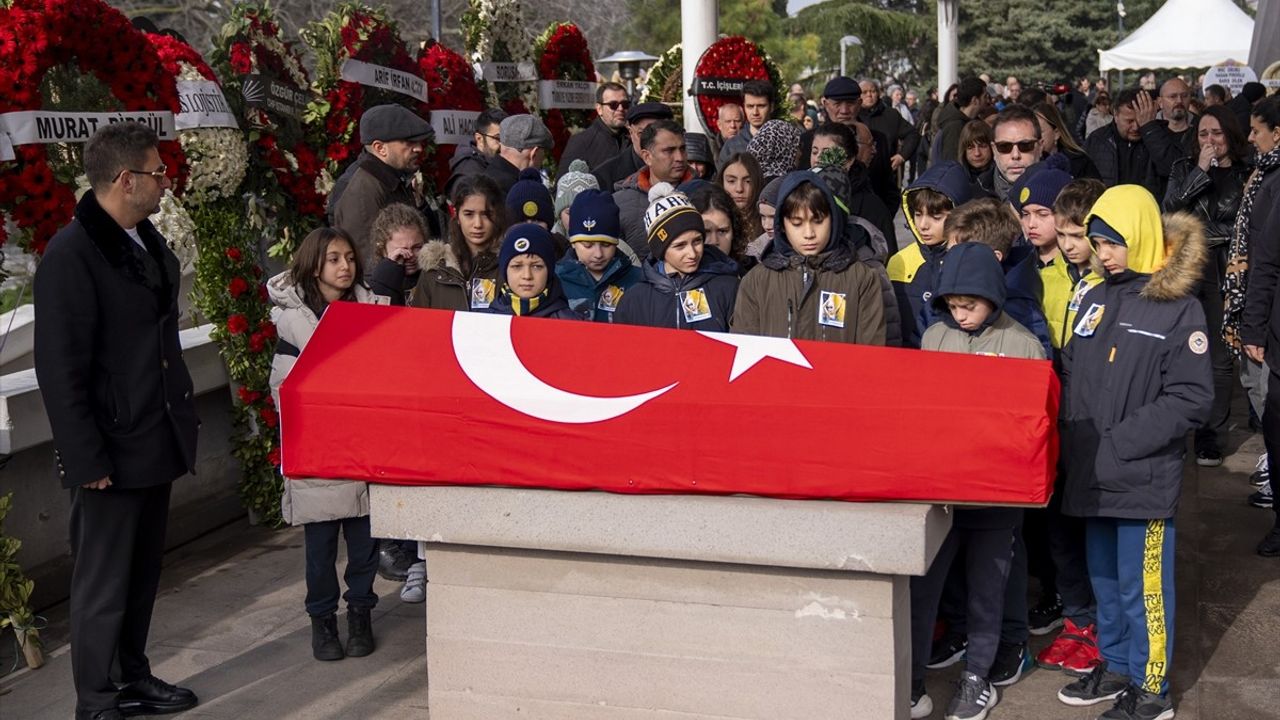 Kartalkaya'daki Otel Yangınında Hayatını Kaybeden Vedia Nil Apak ve Annesinin Cenazesi