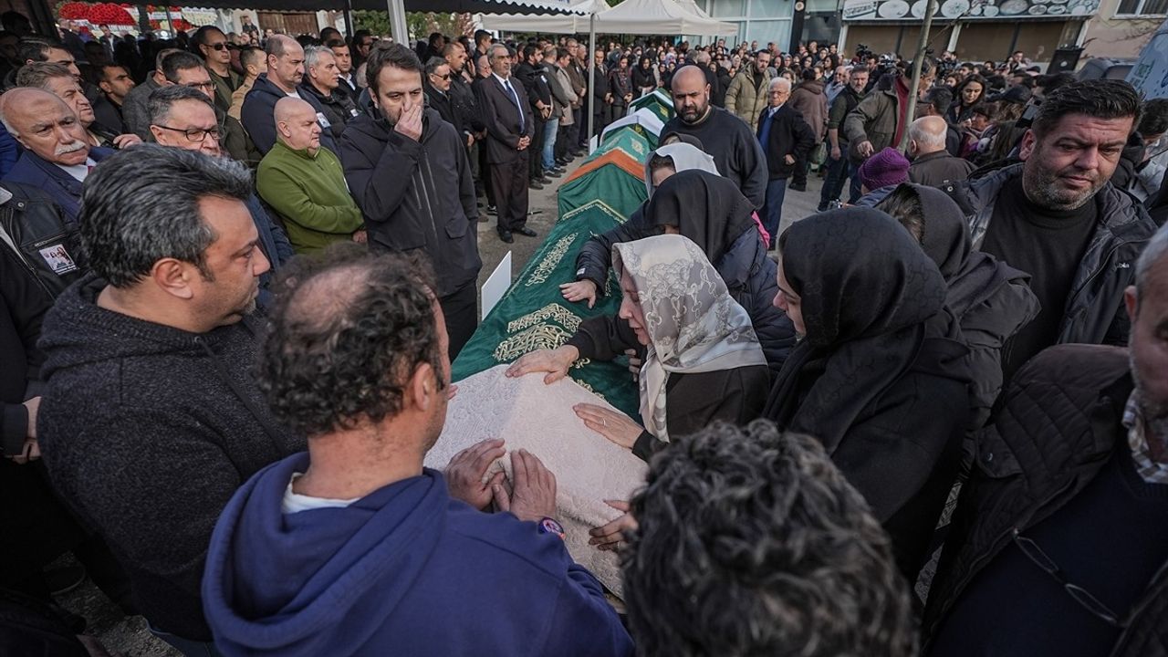 Kartalkaya'daki Yangında Hayatını Kaybeden Aile Bursa'da Defnedildi
