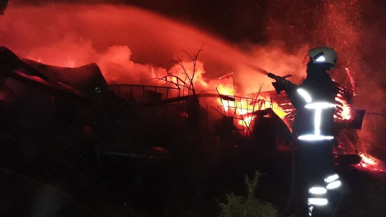 Kastamonu'da Yangın: Ev Kullanılamaz Hale Geldi, Sahibi Yaralı