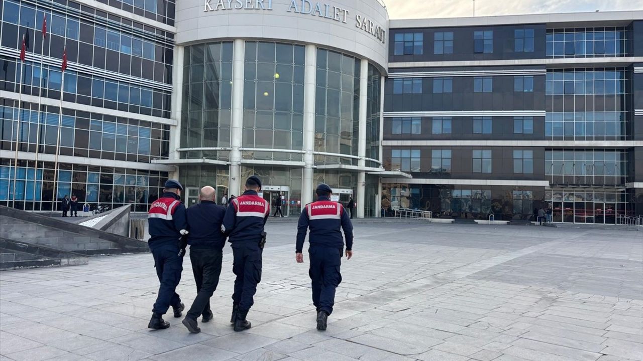 Kayseri'de 61 Yıl 10 Ay Hapis Cezası Olan Firari Hükümlü Yakalandı
