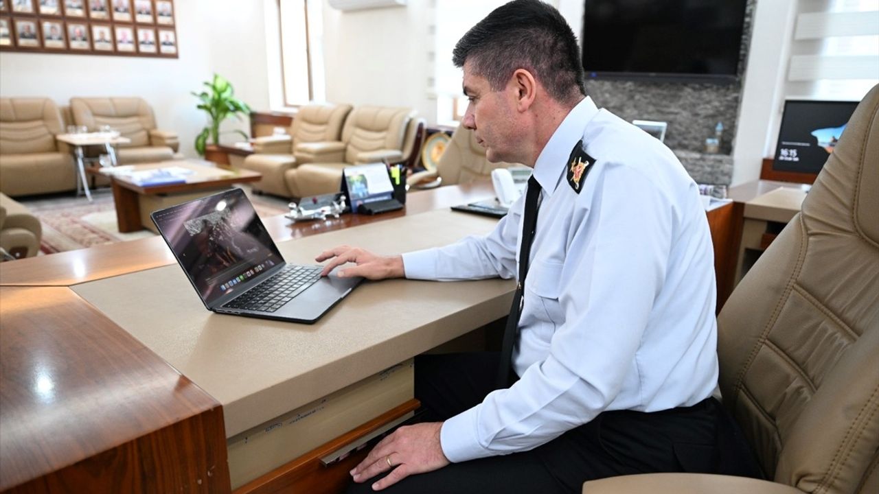 Kayseri İl Jandarma Komutanı Hakan Dedebağı Anadolu Ajansı'nın Oylamasına Destek Verdi