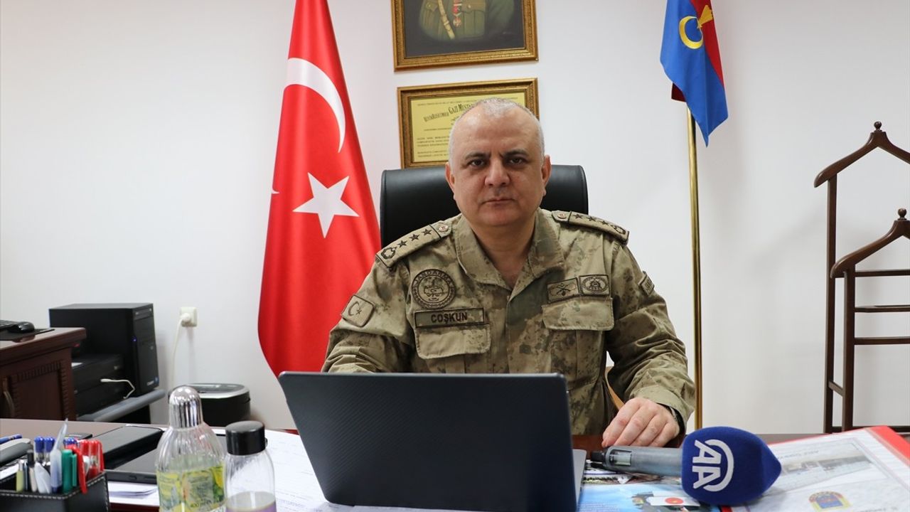 Kilis Jandarma Komutanı Albay Halil Coşkun, AA'nın Yılın Kareleri Oylamasına Katıldı