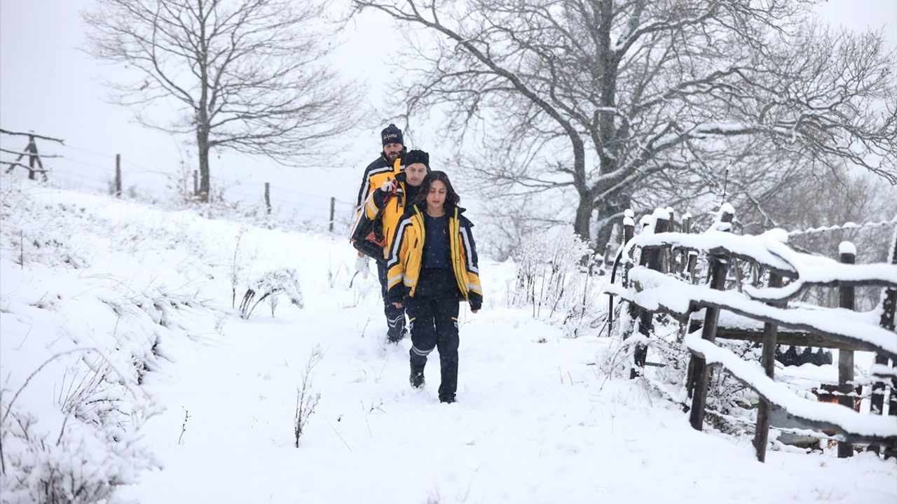 Kırklareli'de Sağlık Ekipleri Kış Koşullarında Zorlu Görevine Devam Ediyor