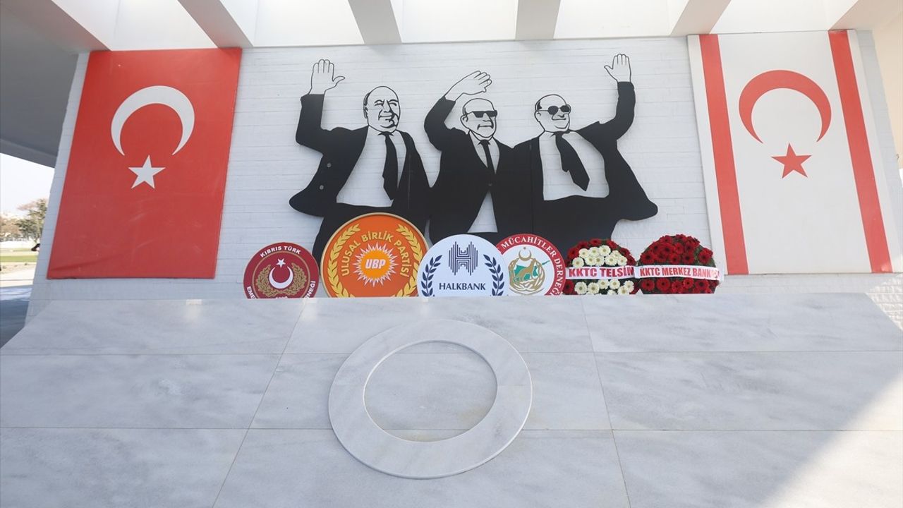 KKTC Kurucu Cumhurbaşkanı Denktaş 13. Yıldönümünde Anıldı