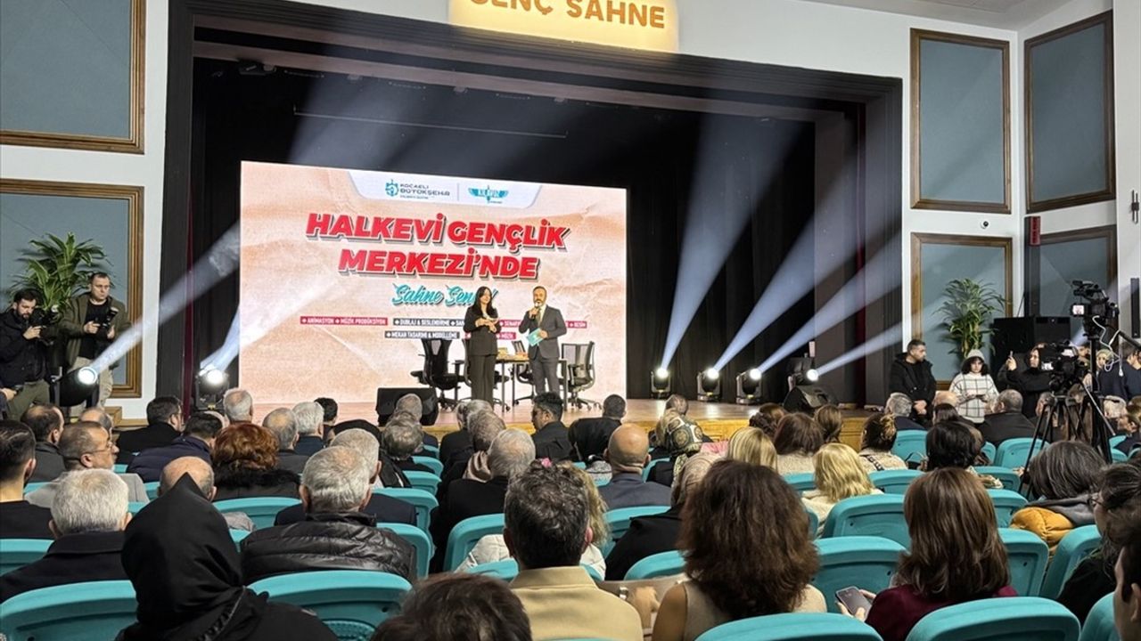 Kocaeli'de Halkevi Gençlik Merkezi Açıldı